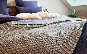 Seezeit - gemütliche Ferienwohnung, Tiefgarage, Cospudener See